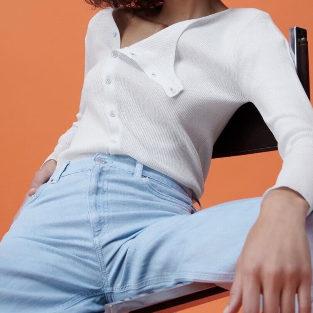 ZARA KNIT WRAP TOP
Light blue 0/2142/082/406/02